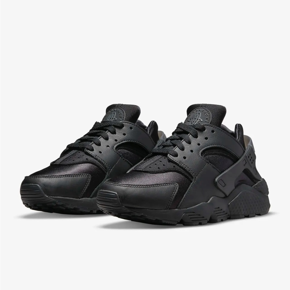Nike Air Huarache size 8 Men / 9.5 Women